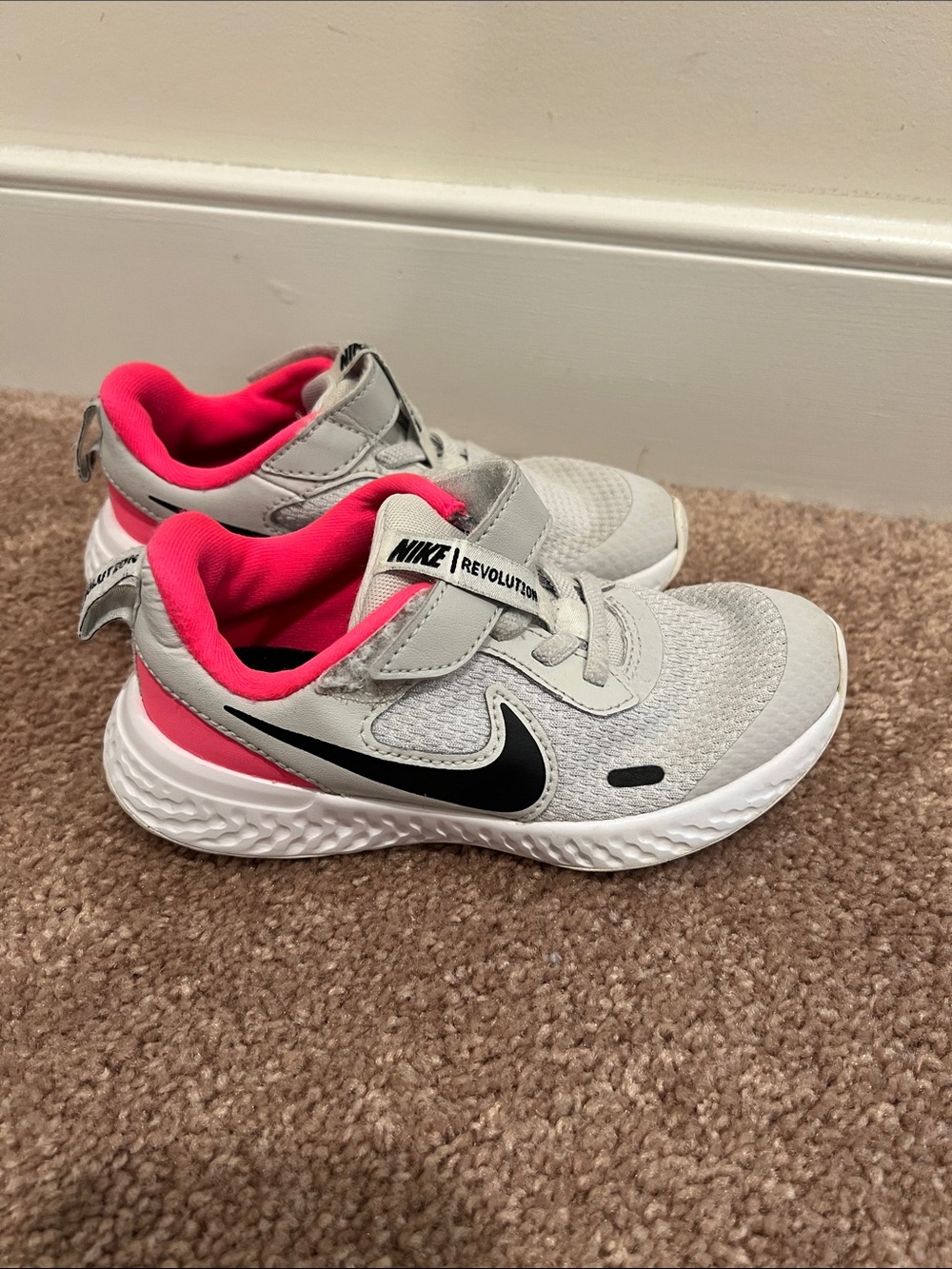 Nike Kids' Gray & Pink Lightweight Sneakers with Black Swoosh